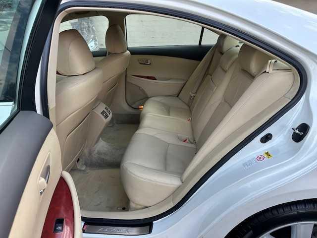 Photo of 2007 White Lexus ES 350