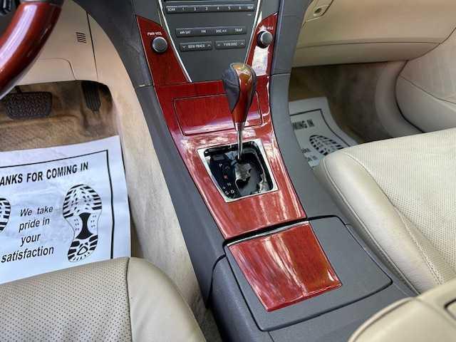 Photo of 2007 White Lexus ES 350