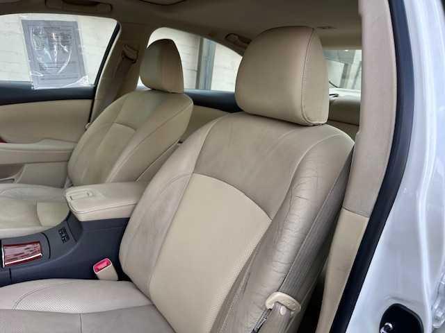Photo of 2007 White Lexus ES 350
