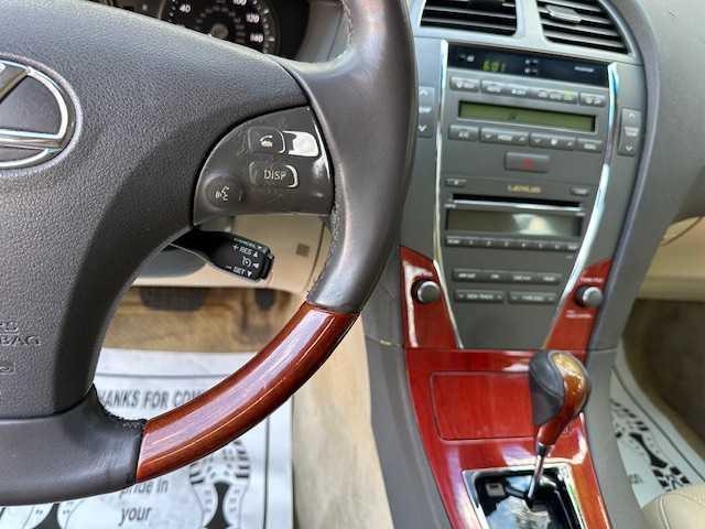 Photo of 2007 White Lexus ES 350