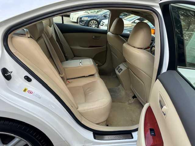 Photo of 2007 White Lexus ES 350