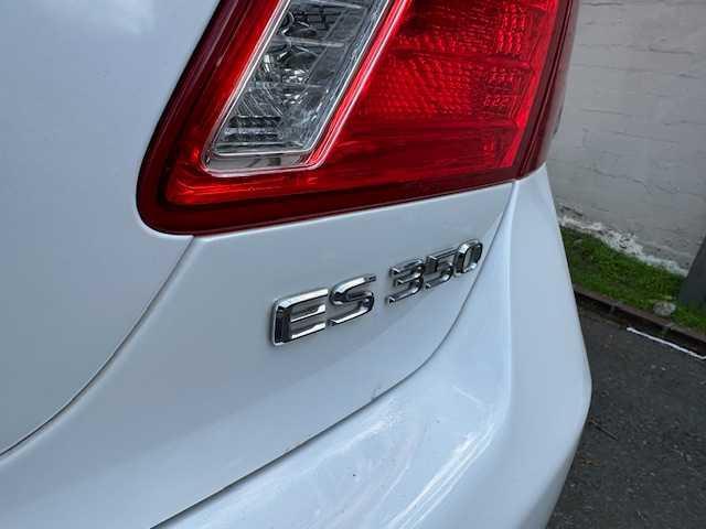 Photo of 2007 White Lexus ES 350