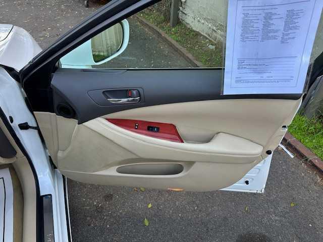Photo of 2007 White Lexus ES 350