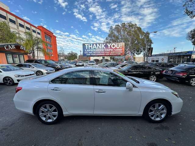Photo of 2007 White Lexus ES 350