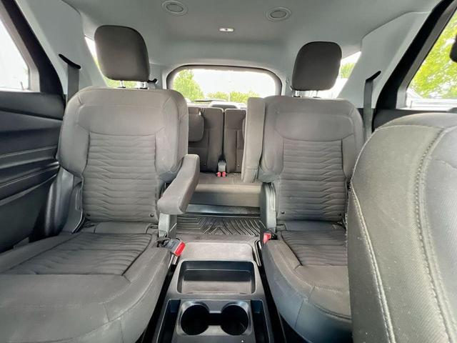 Photo of 2021 Oxford White Ford Explorer