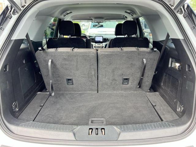 Photo of 2021 Oxford White Ford Explorer