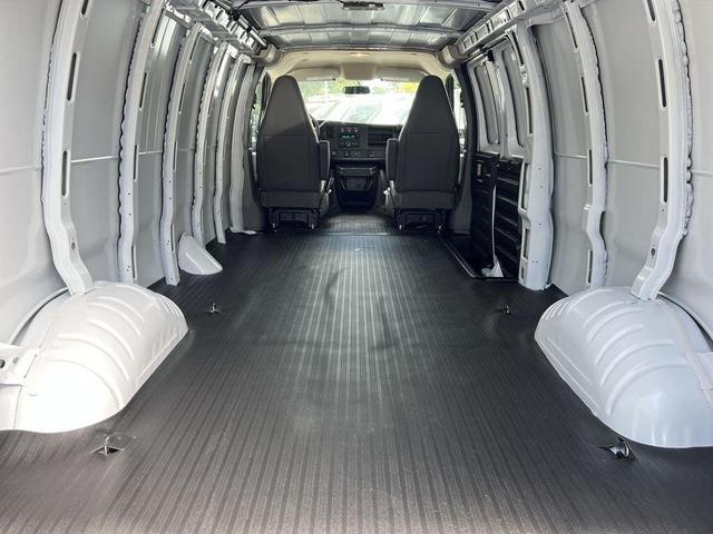Photo of 2025 Summit White GMC Savana 2500