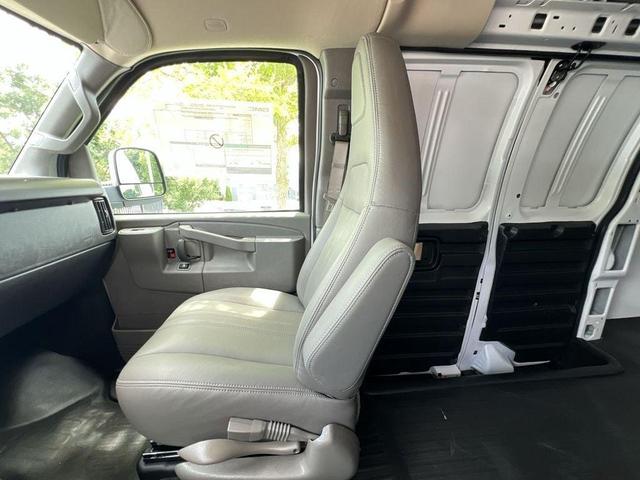 Photo of 2025 Summit White GMC Savana 2500