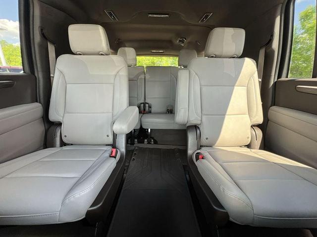 Photo of 2025 Summit White Chevrolet Suburban
