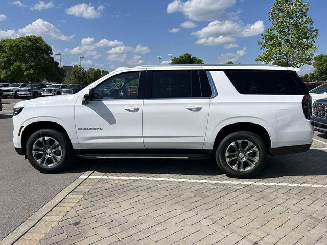 Photo of 2025 Summit White Chevrolet Suburban