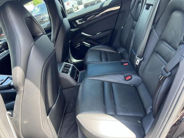 Photo of 2018 Jet Black Metallic Porsche Panamera