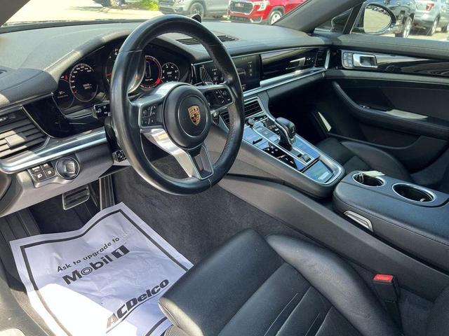 Photo of 2018 Jet Black Metallic Porsche Panamera