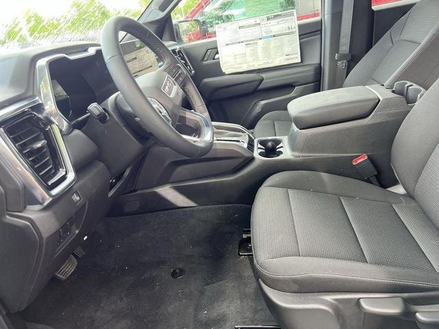Photo of 2025 Summit White GMC Canyon