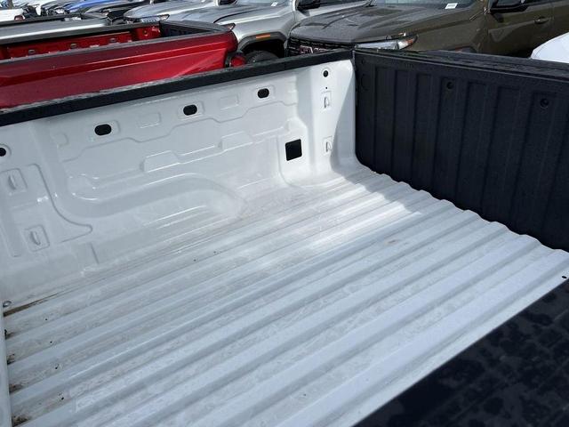 Photo of 2025 Summit White GMC Canyon