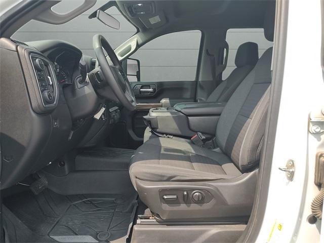 Photo of 2020 Summit White Chevrolet Silverado 3500