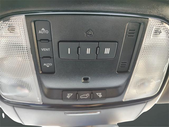 Photo of 2021 In-Violet Clearcoat Dodge Durango