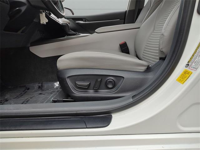 Photo of 2022 White Toyota Camry