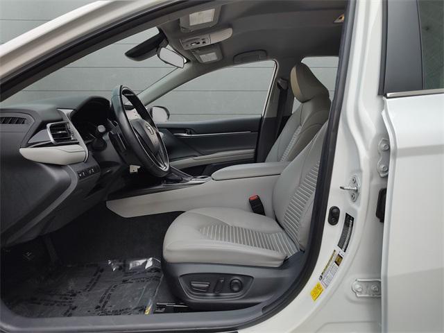 Photo of 2022 White Toyota Camry