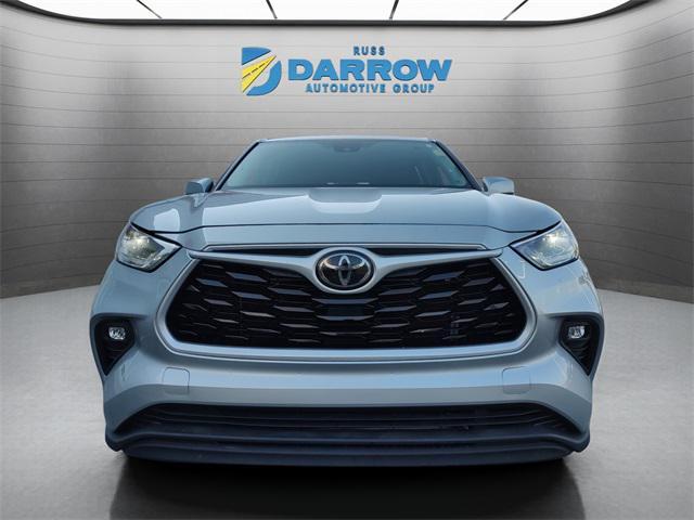 Photo of 2021 Celestial Silver Metallic Toyota Highlander