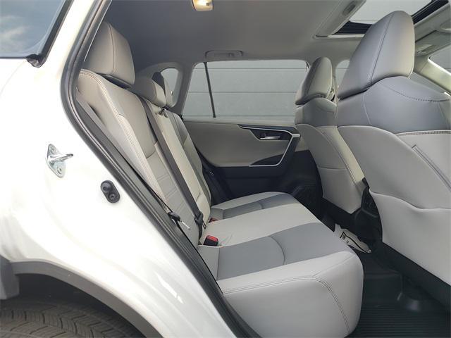 Photo of 2025 Wind Chill Pearl Toyota RAV4