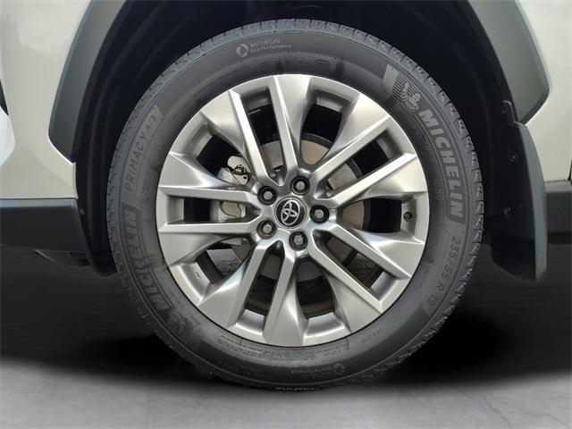 Photo of 2025 Wind Chill Pearl Toyota RAV4