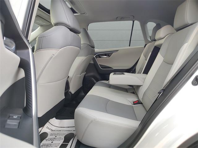 Photo of 2025 Wind Chill Pearl Toyota RAV4