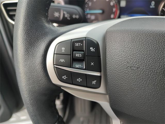 Photo of 2023 Iconic Silver Metallic Ford Explorer