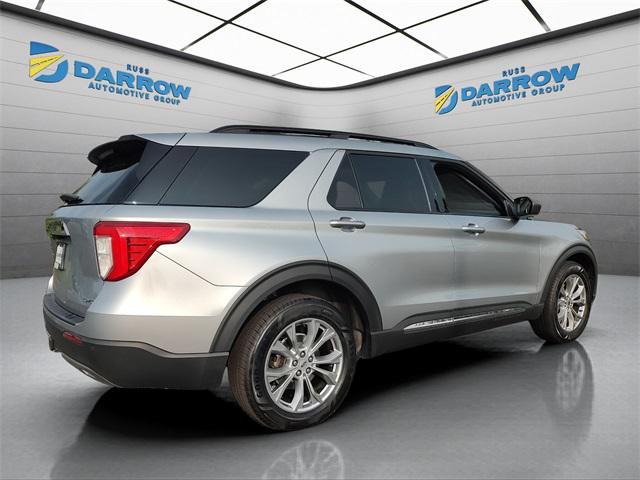 Photo of 2023 Iconic Silver Metallic Ford Explorer