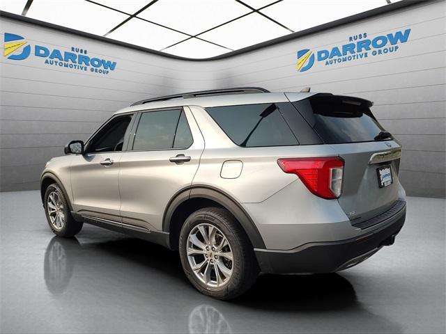 Photo of 2023 Iconic Silver Metallic Ford Explorer