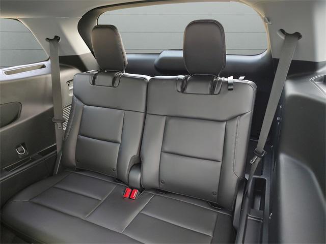 Photo of 2023 Iconic Silver Metallic Ford Explorer