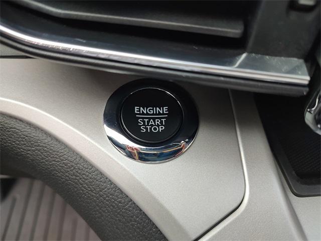 Photo of 2023 Iconic Silver Metallic Ford Explorer