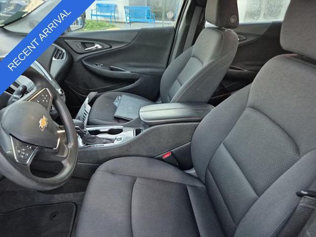 Photo of 2024 Summit White Chevrolet Malibu