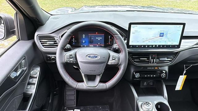 Photo of 2025 Carbonized Gray Metallic Ford Escape