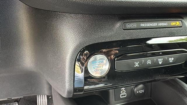 Photo of 2025 Carbonized Gray Metallic Ford Escape