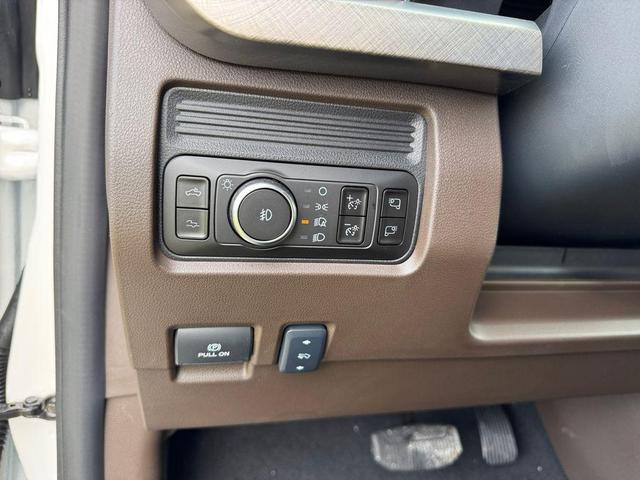 Photo of 2026 Star White Ford F-350