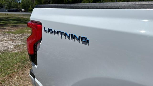 Photo of 2025 Oxford White Ford F-150 Lightning