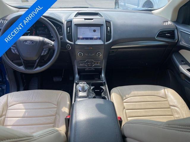 Photo of 2020 Blue Ford Edge