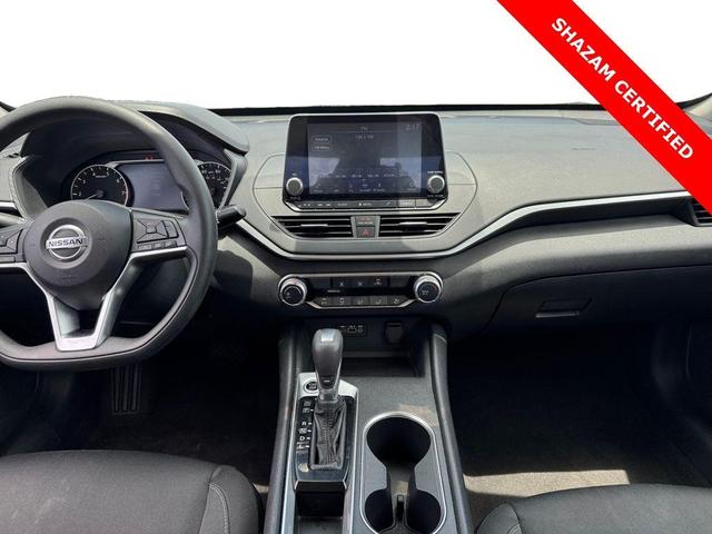 Photo of 2022 Scarlet Ember Nissan Altima