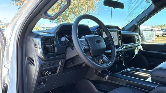 Photo of 2025 Oxford White Ford F-150