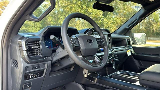 Photo of 2025 Oxford White Ford F-150