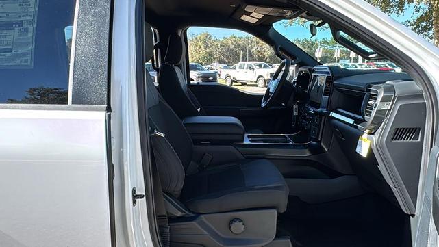 Photo of 2025 Oxford White Ford F-150