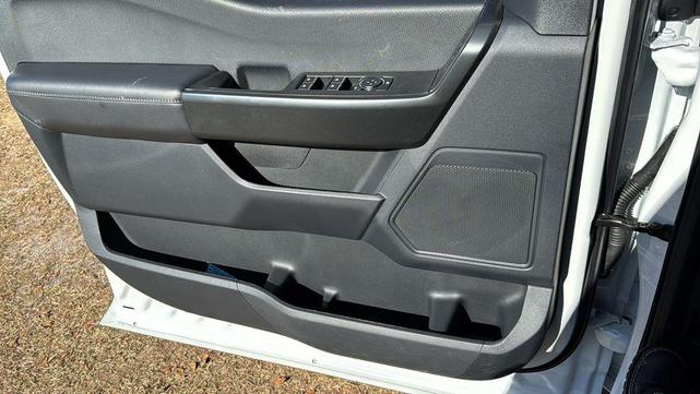 Photo of 2025 Oxford White Ford F-150