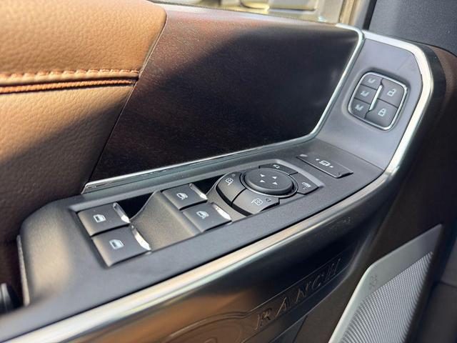 Photo of 2025 Agate Black Metallic Ford F-250