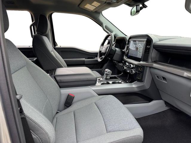 Photo of 2025 Iconic Silver Metallic Ford F-150 Lightning