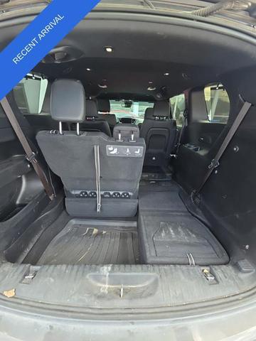 Photo of 2021 Granite Crystal Clearcoat Metallic Chrysler Pacifica