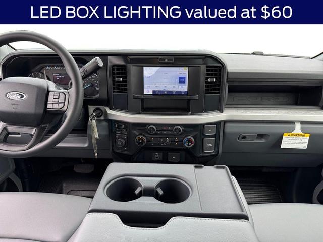 Photo of 2025 Oxford White Ford F-350