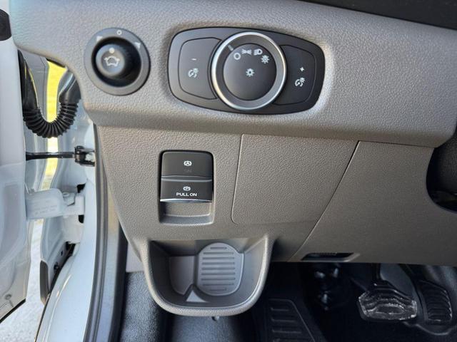 Photo of 2025 Oxford White Ford Transit-250