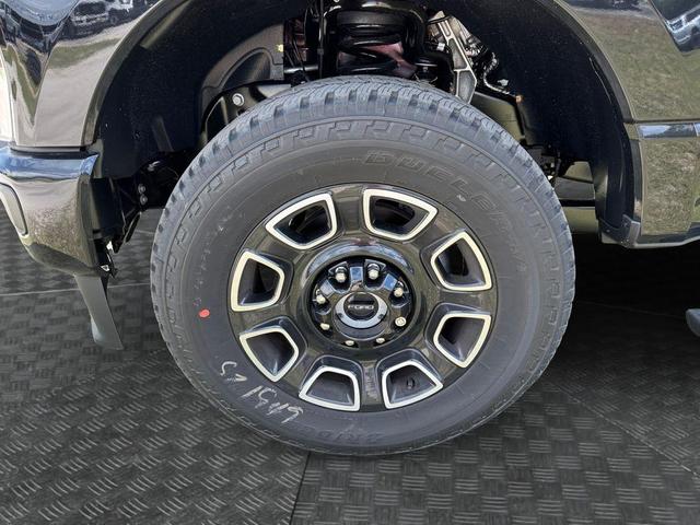 Photo of 2025 Agate Black Metallic Ford F-250