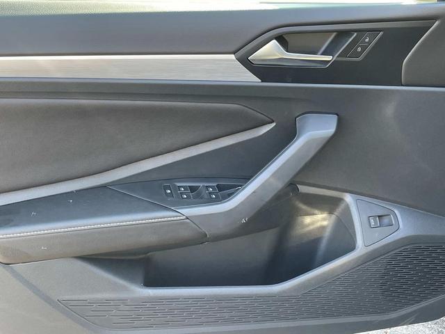 Photo of 2025 Deep Black Pearl Volkswagen Jetta