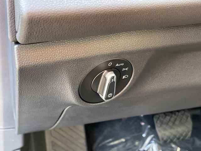 Photo of 2025 Deep Black Pearl Volkswagen Jetta